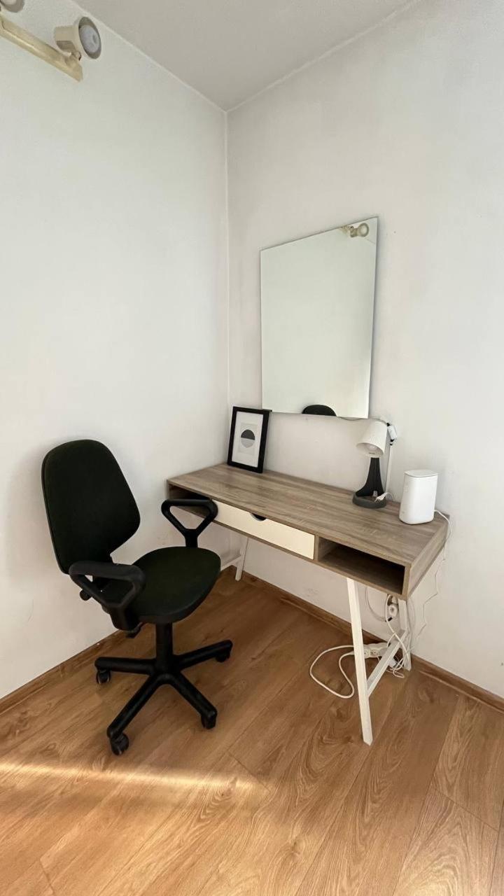 Comfy, Nice And Small Room In Cracovia Exterior foto